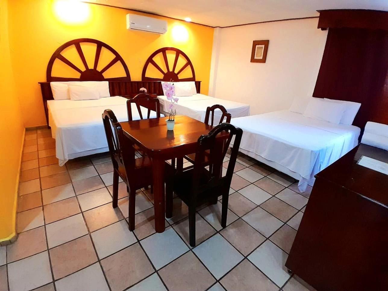 Hotel Esmeralda Poza Rica Экстерьер фото