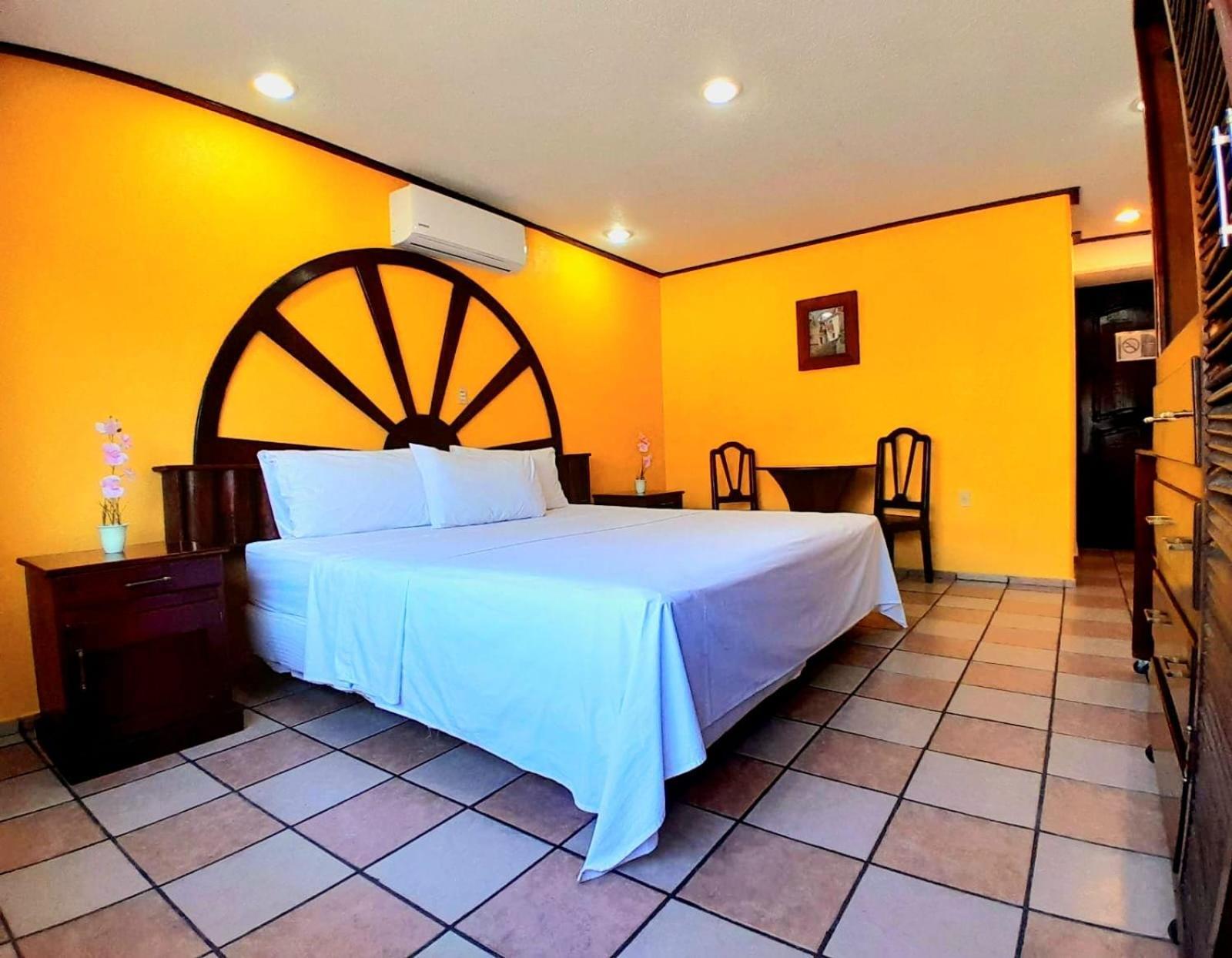 Hotel Esmeralda Poza Rica Экстерьер фото