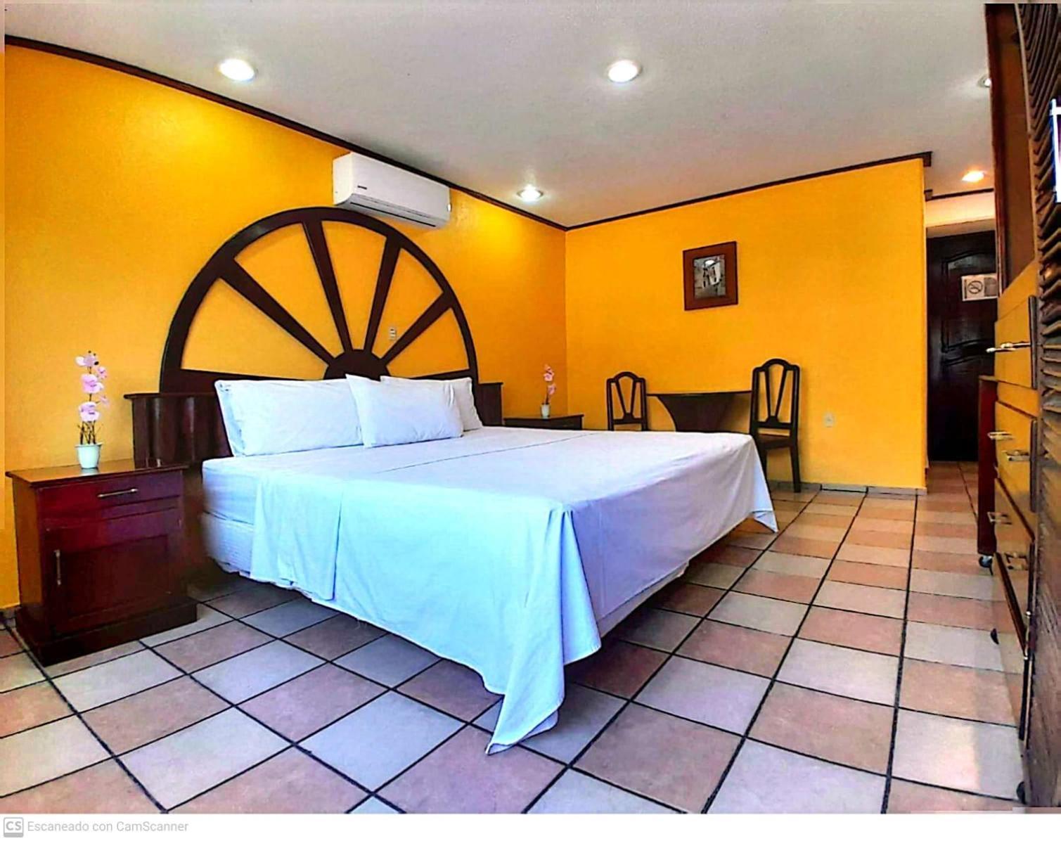 Hotel Esmeralda Poza Rica Экстерьер фото