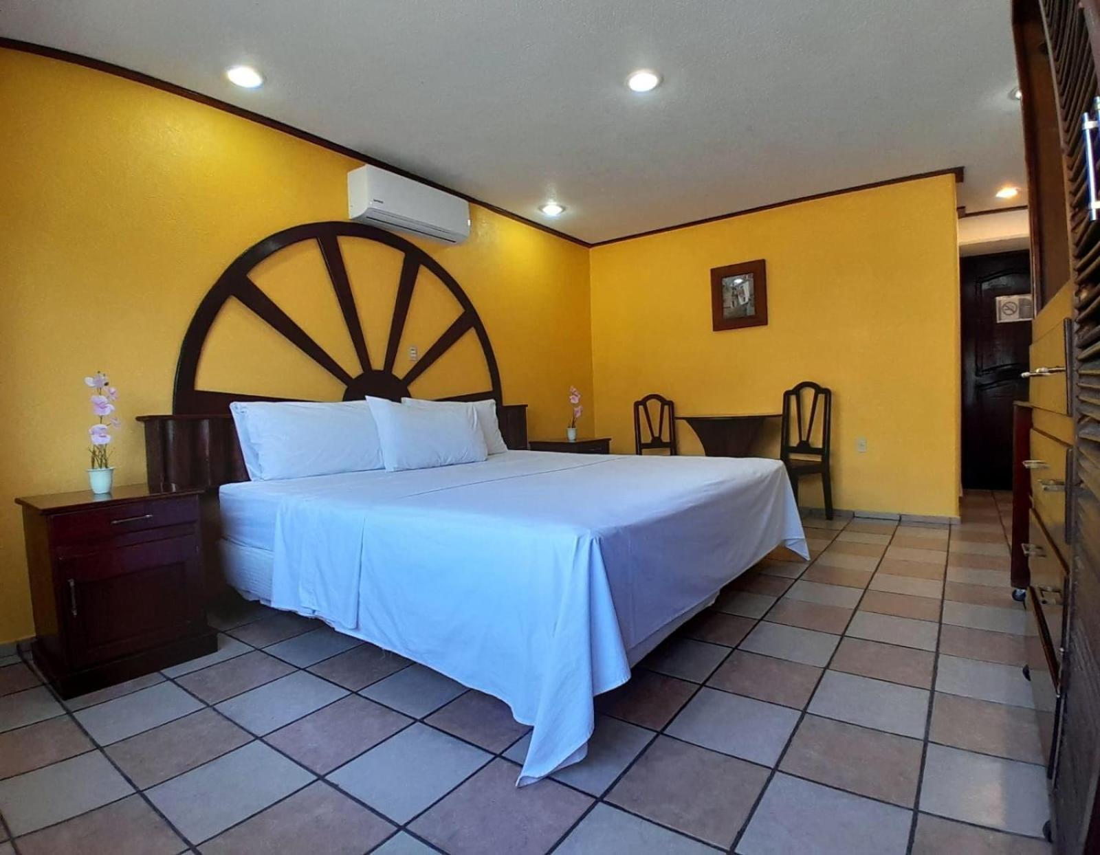 Hotel Esmeralda Poza Rica Экстерьер фото